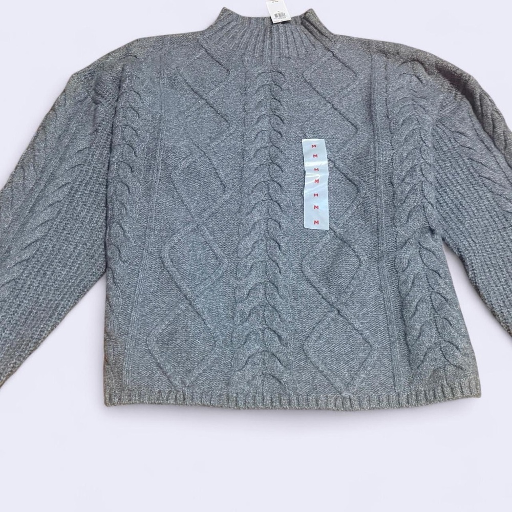 NWT Heather Light Gray Cable Knit Sweater - Old Navy - Women’s Medium